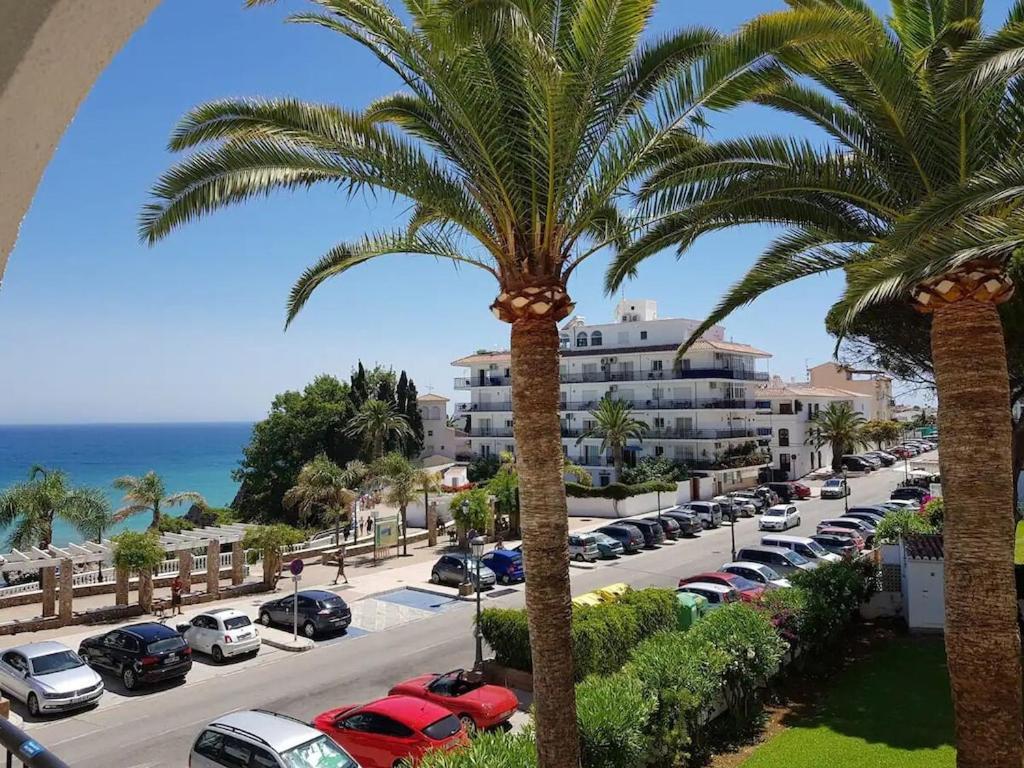 Edificio Verdemar - Stunning 1 Bed Apartment With Pool & Sea Views ネルハ エクステリア 写真